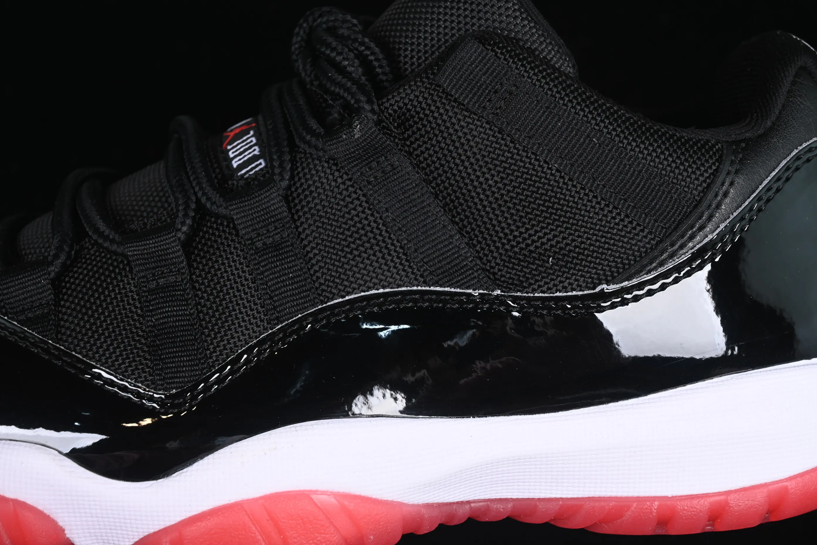 All categories Air Jordan Jordan series basketball shoes Air Jordan 11 F version Air Jordan 11 Low Bred AJ11 Joe 11 patent leather new black and red genuine standard genuine carbon low-top basketball shoes FV5104-006